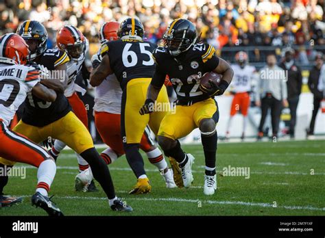 Pittsburgh Steelers Running Back Najee Harris 22 Rushes During An Nfl