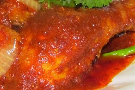 Berikut resep dan cara membuat ayam masak merah yang kalau ingin mencoba masakan ayam dari negeri tetangga, kamu bisa membuat ayam masak merah khas malaysia. Resepi Ayam Masak Merah Sedap Dan Mudah - Online Resepi Sedap