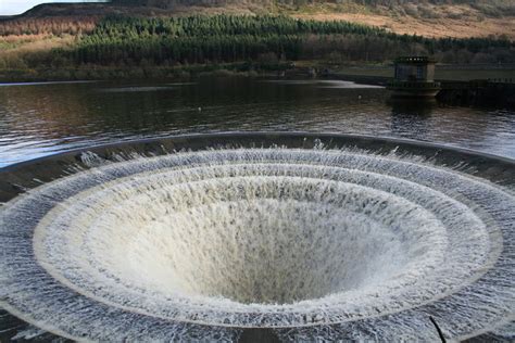 Reservoir cottages b6306 | from south of a68 turn at the manor house and follow the road down into the valley, consett dh8 9tt, inglaterra. Ladybower Reservoir In Derbyshire England » GagDaily News
