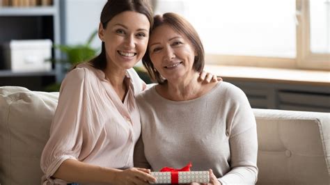 What To Look For When Visiting Older Adults During The Holidays Blog