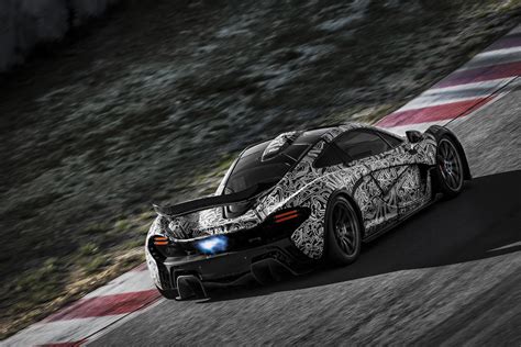 Inició su carrera en monoplazas en 2004. Checo Pérez presentará el McLaren P1 en Ginebra |Auto-Blog