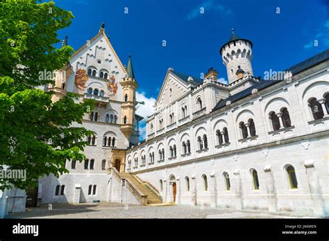 The Magnificent New Swan Stone Castle Schloss Neuschwanstein Perched