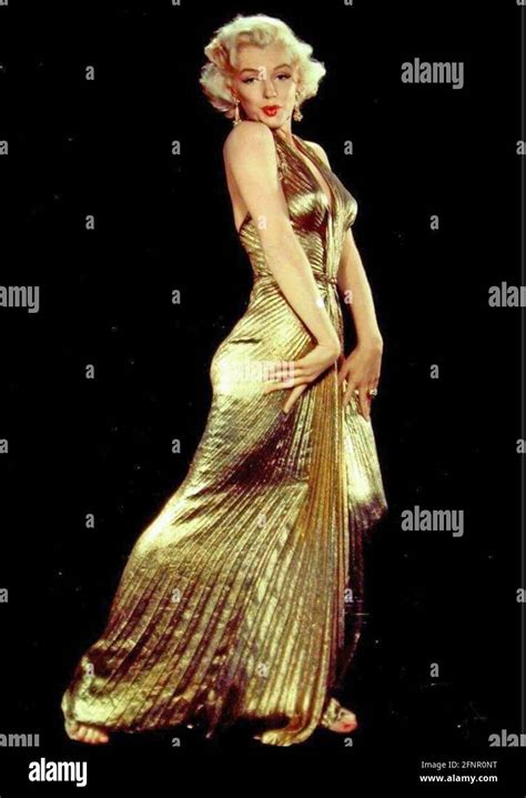 Marilyn Monroe Gold Lame Hi Res Stock Photography And Images Alamy