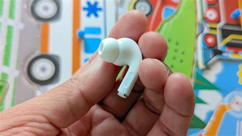 Airpods Pro Vs Bose Quietcomfort Earbuds Which Noise Cancelling Earbuds Should You Buy
