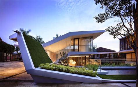 Singapore Contemporary House With Futuristic Green Roof Modern Home