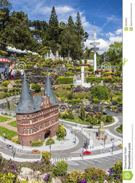 Concorreu para este fato serem os alemães, além de landmänner (agricultores), também handwerker (artesãos). Kleine Welt - Gramado/RS - Brasilien Redaktionelles ...