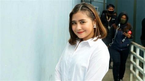 Jumpai lagi bersama infus selebritis,, channel yg akan membahas tuntas gosip & fakta selebritis secara akurat dan pastinya sangat seru untuk ditonton. Prilly Latuconsina Pasang Tarif Endorse Rp. 100 Juta, Tapi ...