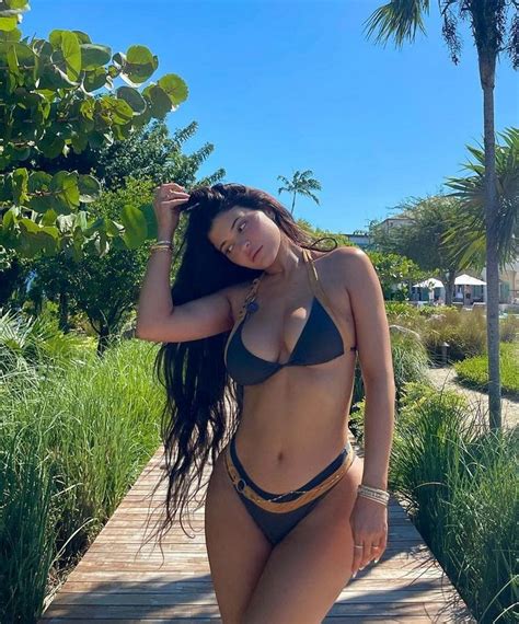 Kylie Jenner Explicit Photos For Her Kylieskin The Fappening