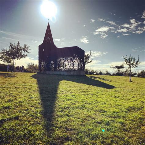 Wandel langs de doorkijkkerk en twijfelgrens + gps en beschrijving. Wandeling doorkijkkerk in Borgloon - Frederik Maesen