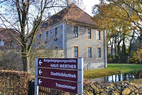 An impressive landscaped garden, designed by internationally renowned landscape architect piet. Schloss "HAUS WERTHER" in Werther (Westf.)