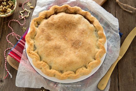 Stendiamo la pasta strudel in una sfoglia molto sottile, mettiamo al centro il ripieno, mettiamoci sopra il formaggio, richiudiamo con la pasta strudel e via in forno a 180° per 50 minuti/ 1h. Pizza di scarole | Ricetta | Ricette, Pizza di scarola e ...