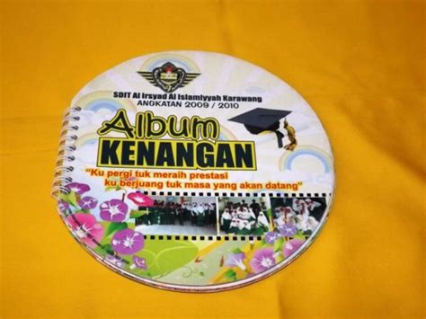 Buku profil sman 7 kediri. 18 Contoh Desain Album Kenangan School Yearbook Templates ...