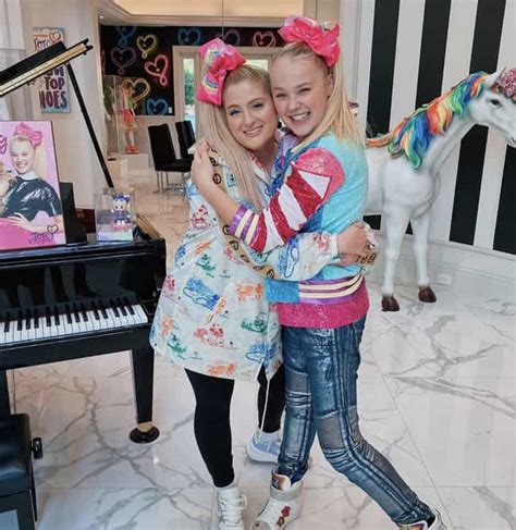 15 Celebrities Who Are Friends With Jojo Siwa From Elton John To Miley