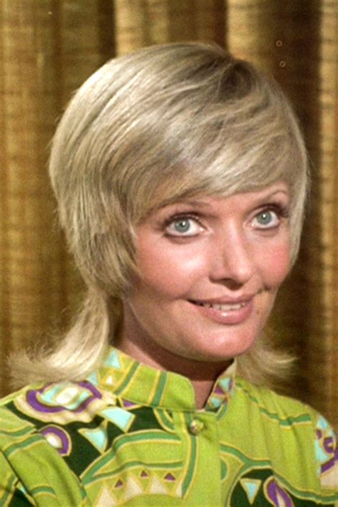 It may vary from above the ears to below the chin. Women with Mullets - Celebrities with Mullets History