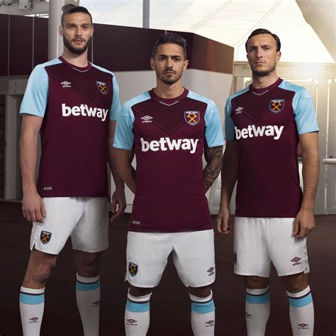 Before he came to west ham, a couple of the coaches and players asked what he was like and if he's a good player and i said: West Ham United thuisshirt 2017-2018 - Voetbalshirts.com