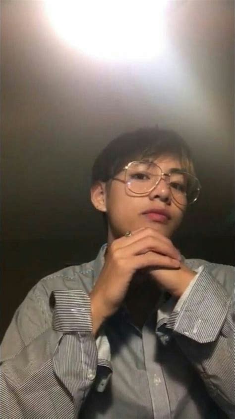 Foto kim taehyung pakai peci. Pin by 𝓐𝔃𝓪𝓵𝓮𝓪𝓼 on BTS || V | Taehyung boyfriend, Bts taehyung, Taehyung selca