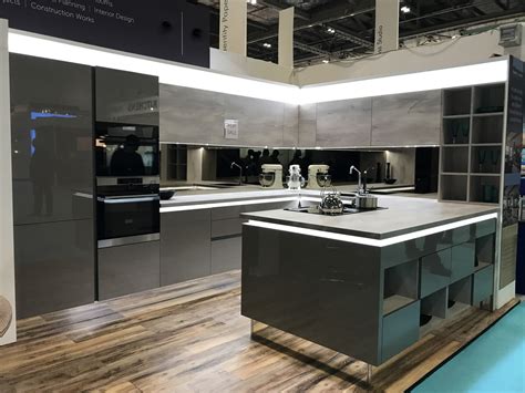 To never compromise quality or affordability. Ex Display Mereway Kitchen, Worktops and Appliances - The ...
