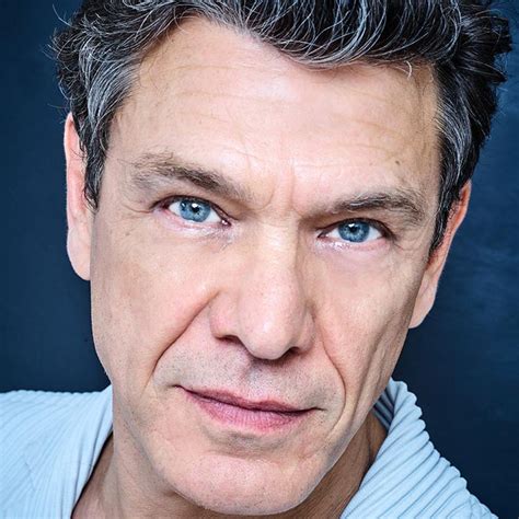 Très apprécié par les français, marc lavoine attire la sympathie et s'implique dans des oeuvres caritatives telles que les restos du coeur ou le papotin. Marc Lavoine on Spotify