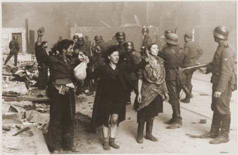 Le 19 Avril 1943 Le Ghetto De Varsovie Se Soulève Raar