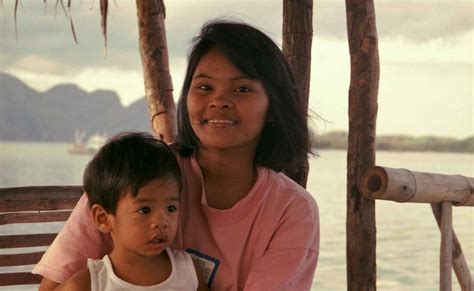 Woman And Child Coron City Busuanga Island N Palawan Flickr