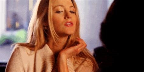 Gossip Girl Fashion GIF Find Share On GIPHY