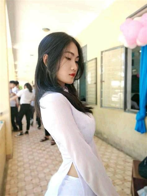 ghim của girl fou you trên áo dài con gái phụ nữ người mẫu nữ