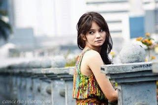 Hesti purwadinata dan enzy storiayang minta gue kolaborasi sama enzy storia manaa suaranyaa?? Blogs World: Profil dan Koleksi Foto Enzy Storia (aka ...