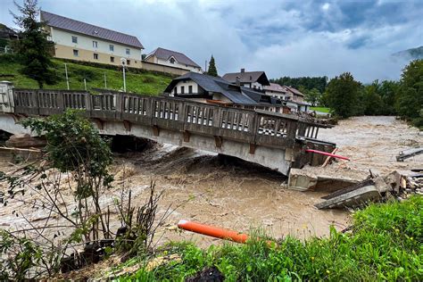 Damm in Slowenien gebrochen - Mehrere Dörfer werden evakuiert | 1&1