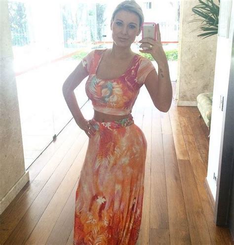 Andressa urach tirando o biquíni. Andressa Urach lança livro sobre passado de "fama, drogas ...