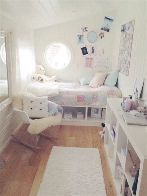 Nicht nur im babyzimmer, auch im kinderzimmer sorgt die passende dekoration für gemütlichkeit und eine individuelle note. Kinderzimmer einrichten kleiner raum | Zimmer einrichten ...