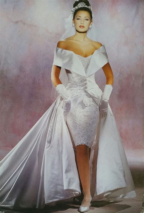 Im brautkleider markt finden sie neue und gebrauchte hochzeitskleider aus der schweiz von privat. Demetrios 1993 short lace dress with an off-the-shoulder ...