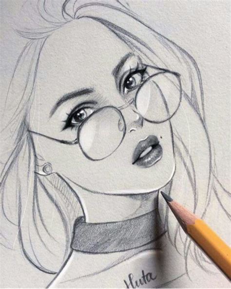 Desenhar Garota De óculos Arte No Papel Online Esboços De Desenho