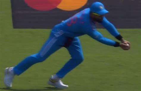 Watch Virat Kohli Takes A Magnificent Catch To Dismiss Mitchell Marsh For A Duck
