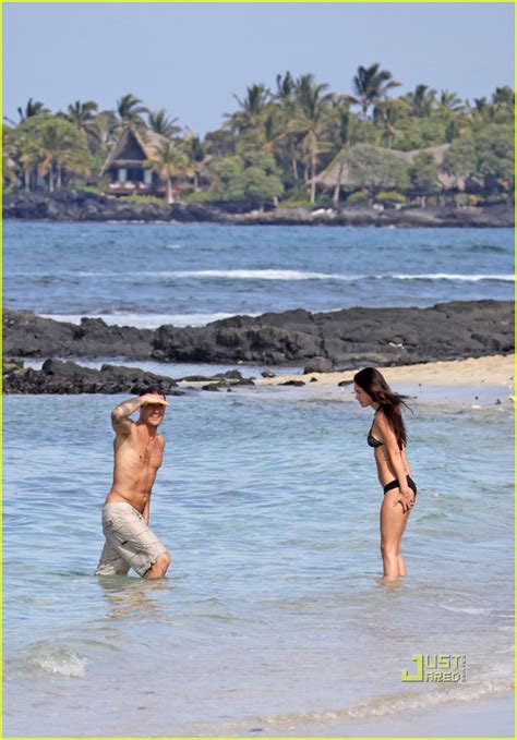 Megan Fox S Bikini Takes Hawaii Photo Bikini Brian Austin
