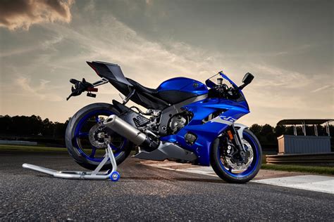 Photo gallery yamaha yzf 600. Fim da superesportiva de 600cc: Yamaha YZF-R6 será ...