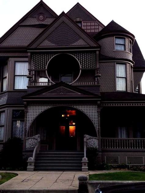 Victorian Era House In Los Angeles Victorian Homes Gothic House