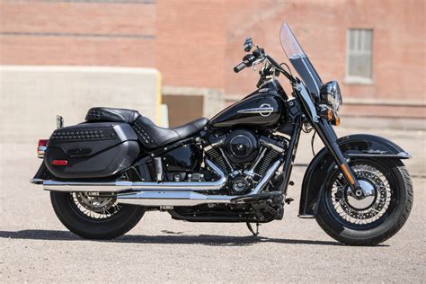 If bonnie and clyde rode a harley® motorcycle, this would be the one. 2020 Harley-Davidson Heritage Classic Restyling Revealed ...