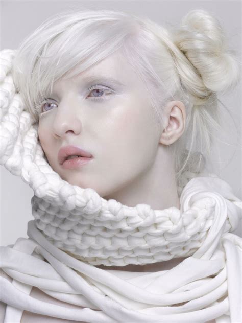 Nastya Zhidkova Wearing A White Scarf Modelo Albino Portraiture Portrait Photography Pretty