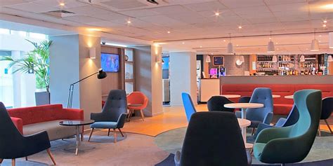 Transfers between holiday inn express stansted and airport terminals: Holiday Inn Express Stansted Airport • Free workspace ...