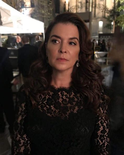 Annabella Sciorra Nude Pictures Flaunt Her Diva Like Looks The Viraler
