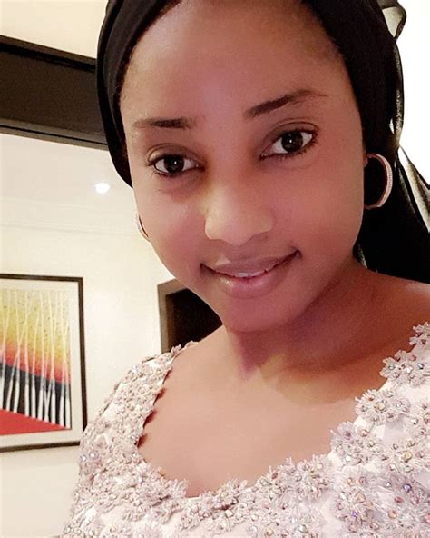 Sacado yar ka hor inta uusan xafiiska banayn trump, wuxuu xayiraad ku soo rogay saraakil reer tanzania. Kalli Zafaffan Hotunan Jaruma Hafsat Idis Barauniya ...
