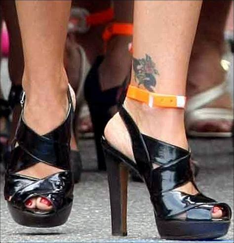Pin By R C On Kelly Maria Ripa The Total Woman Stiletto Heels