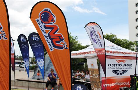 Advertising Flags And Banners Complete Guide By Extreme Marquees