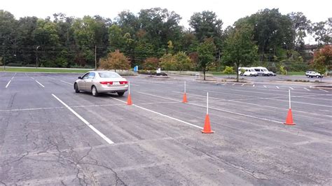 Now parallel parking between cones for the purposes of passing a road test. Ohio Drivers licence maneuverability test(cones) - YouTube