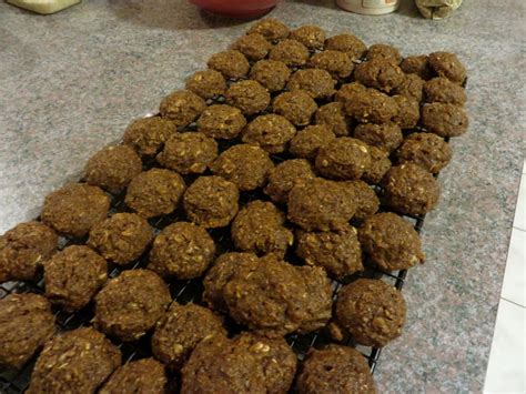 If you're craving a warm, homemade cookie, i've got 50+. Fiber packed Toddler Cookies | Toddler cookies, Prune ...