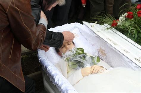 Oana Andreea In Her Open Casket During Her Burial Dead Bride Post