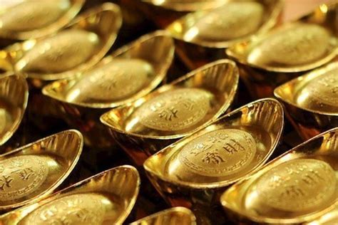 The spot price fluctuates constantly, making it important to keep. Domestic gold prices suffer huge drop to VND51 million per tael