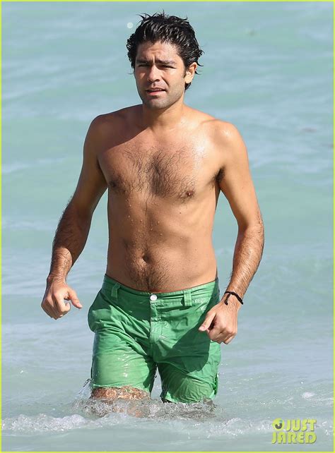 Adrian Grenier Gets Shirtless And Wet In Miami Photo 3256546 Adrian