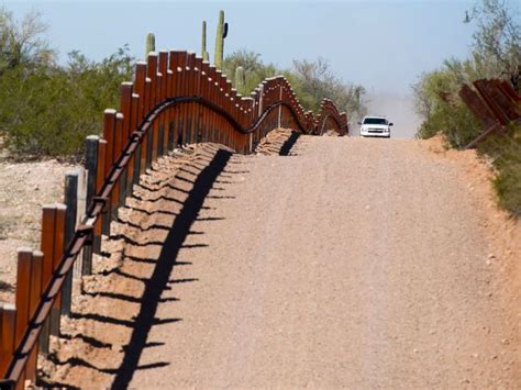 400 Migrants Crossed Into Arizona Border Sector In 48 Hours Say Feds