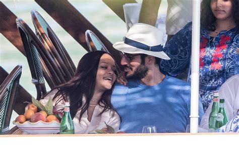 Rihanna ex boyfriend list (page 1) what's rihanna's ex boyfriend up to now? Rihanna Just Gave a Rare Look Into Her Relationship With ...